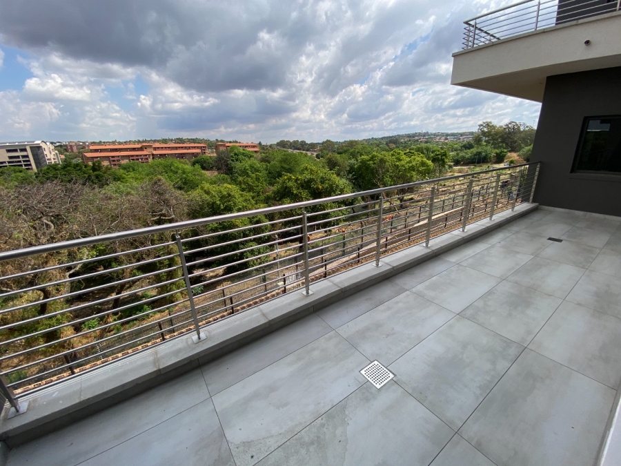 To Let commercial Property for Rent in Die Hoewes Gauteng