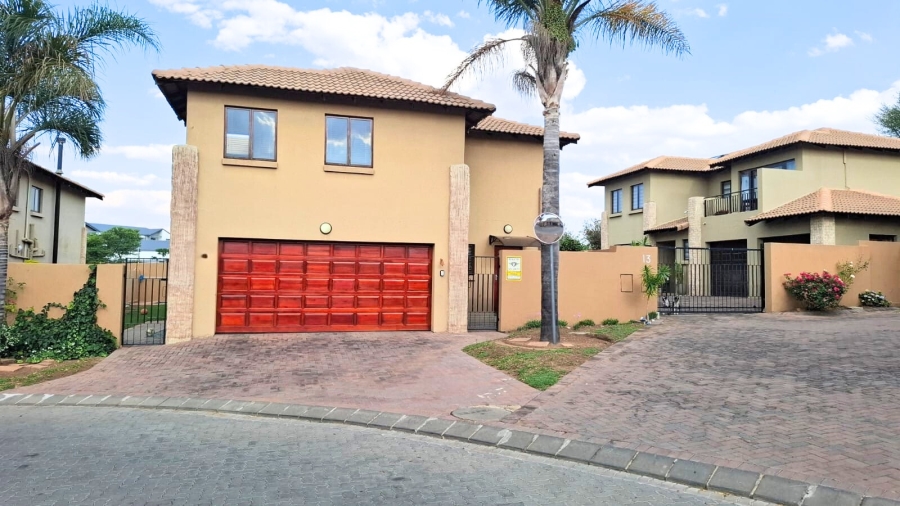 5 Bedroom Property for Sale in Erand Gardens Gauteng