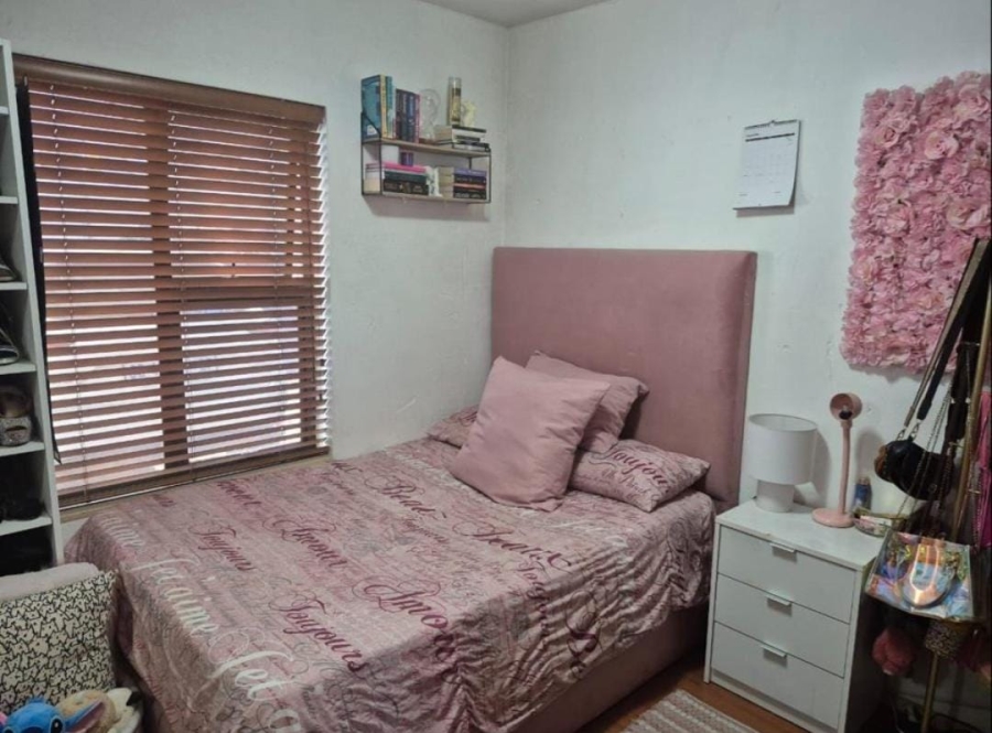 2 Bedroom Property for Sale in Hurlyvale Gauteng