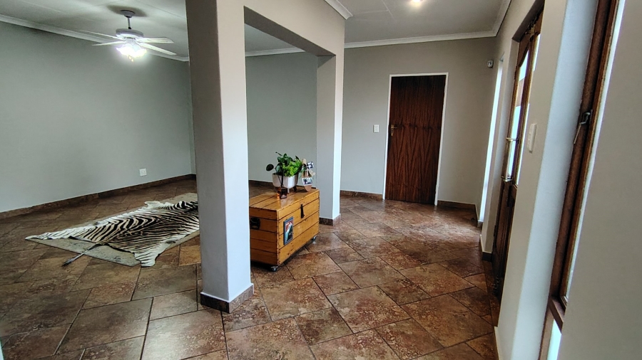 To Let 7 Bedroom Property for Rent in Eldoraigne Gauteng