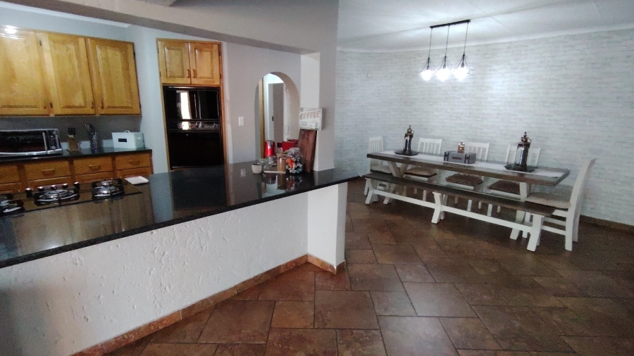 To Let 7 Bedroom Property for Rent in Eldoraigne Gauteng