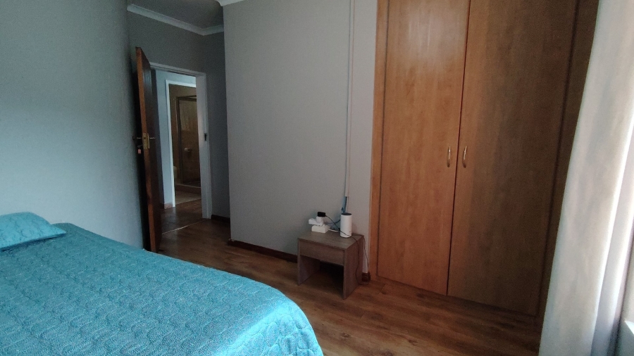 To Let 7 Bedroom Property for Rent in Eldoraigne Gauteng
