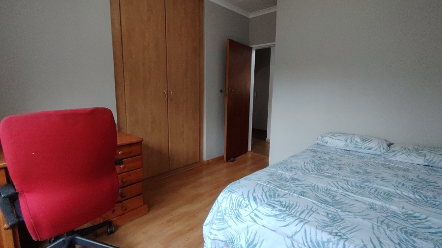 To Let 7 Bedroom Property for Rent in Eldoraigne Gauteng