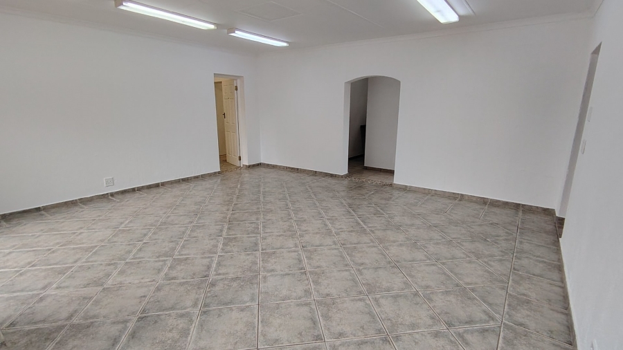 To Let 7 Bedroom Property for Rent in Eldoraigne Gauteng