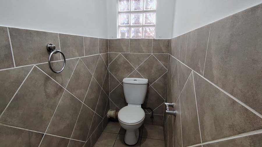 To Let 7 Bedroom Property for Rent in Eldoraigne Gauteng