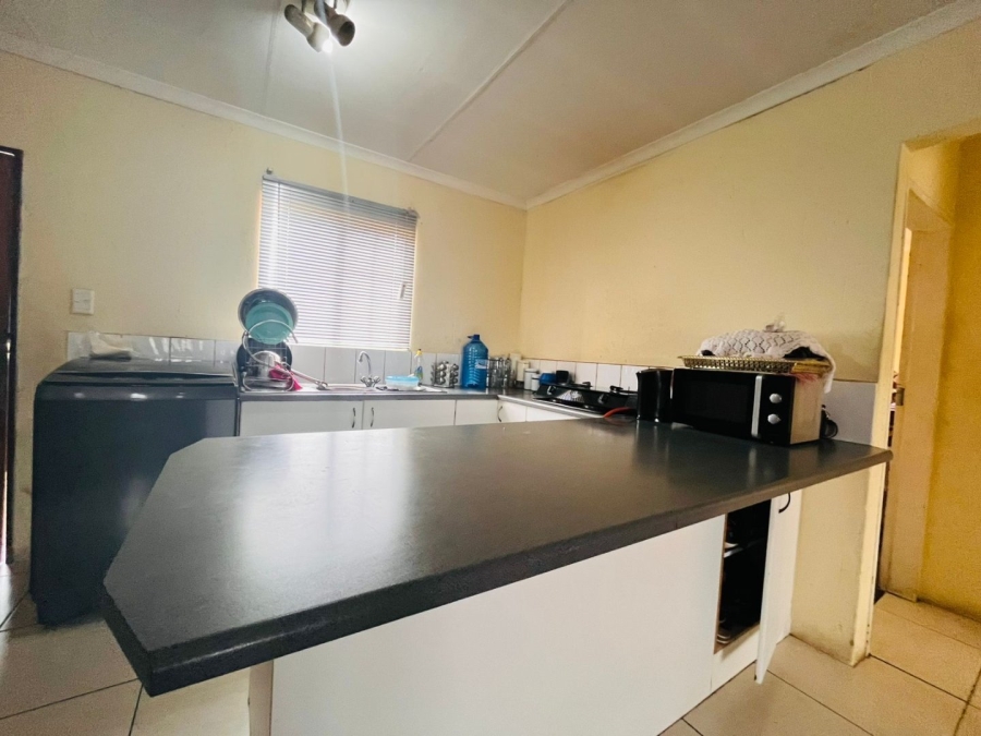 2 Bedroom Property for Sale in Chloorkop Gauteng