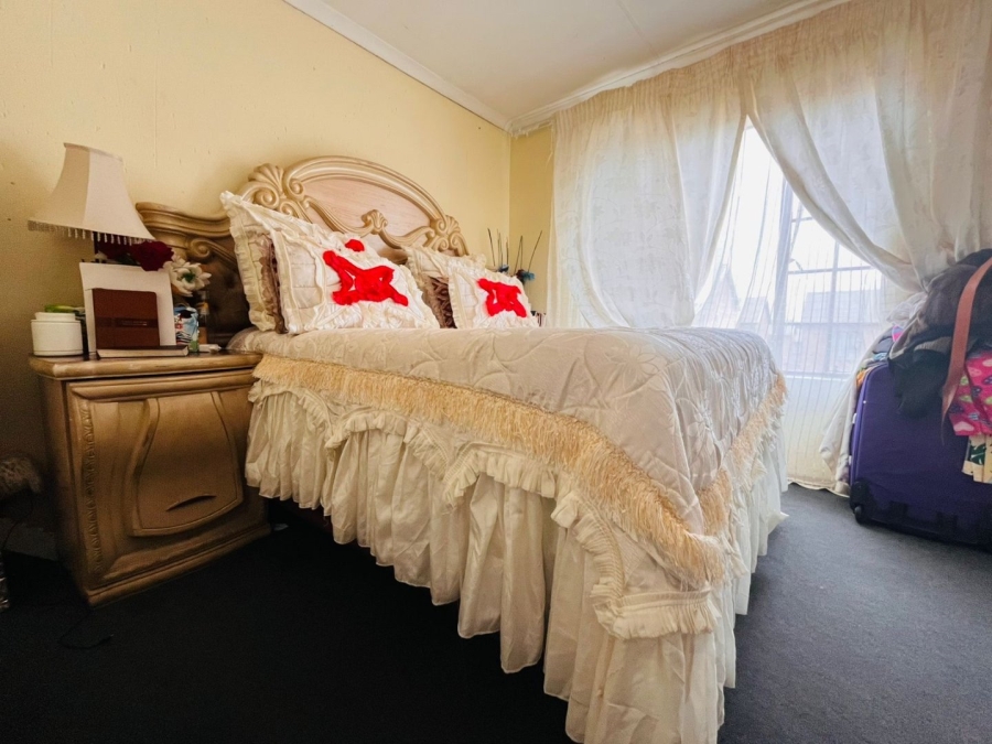 2 Bedroom Property for Sale in Chloorkop Gauteng