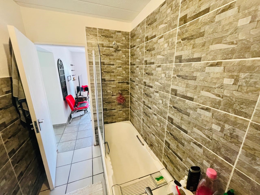To Let 2 Bedroom Property for Rent in Northgate Gauteng