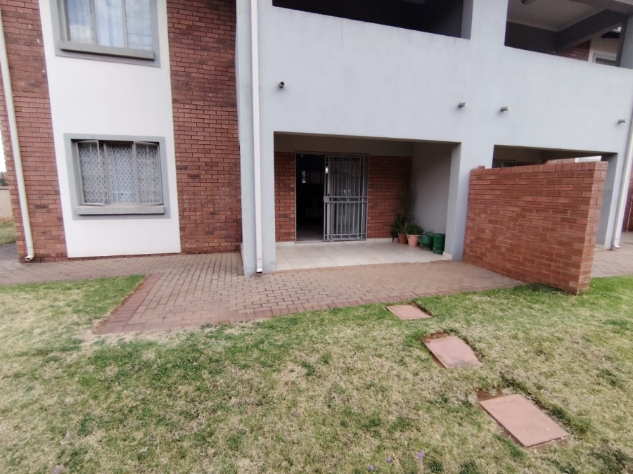  Bedroom Property for Sale in Monavoni Gauteng