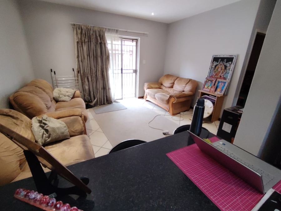  Bedroom Property for Sale in Monavoni Gauteng