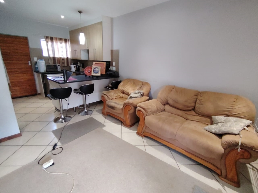  Bedroom Property for Sale in Monavoni Gauteng
