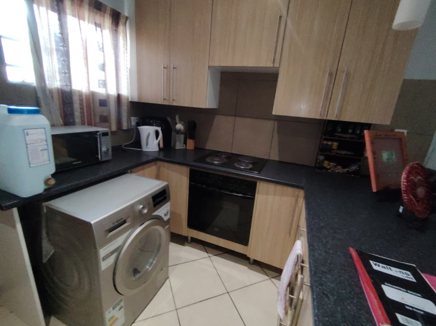  Bedroom Property for Sale in Monavoni Gauteng