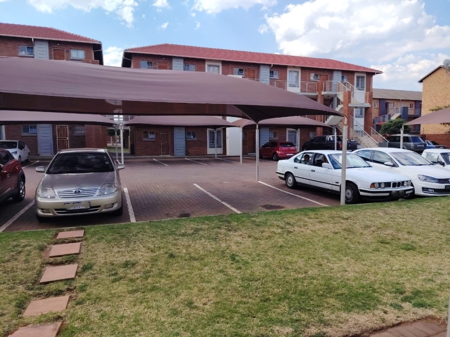  Bedroom Property for Sale in Monavoni Gauteng
