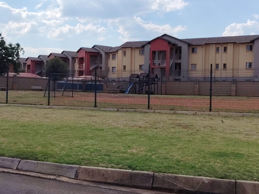  Bedroom Property for Sale in Monavoni Gauteng
