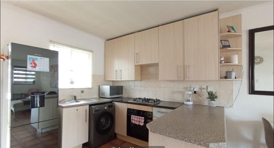 2 Bedroom Property for Sale in Greenstone Hill Gauteng