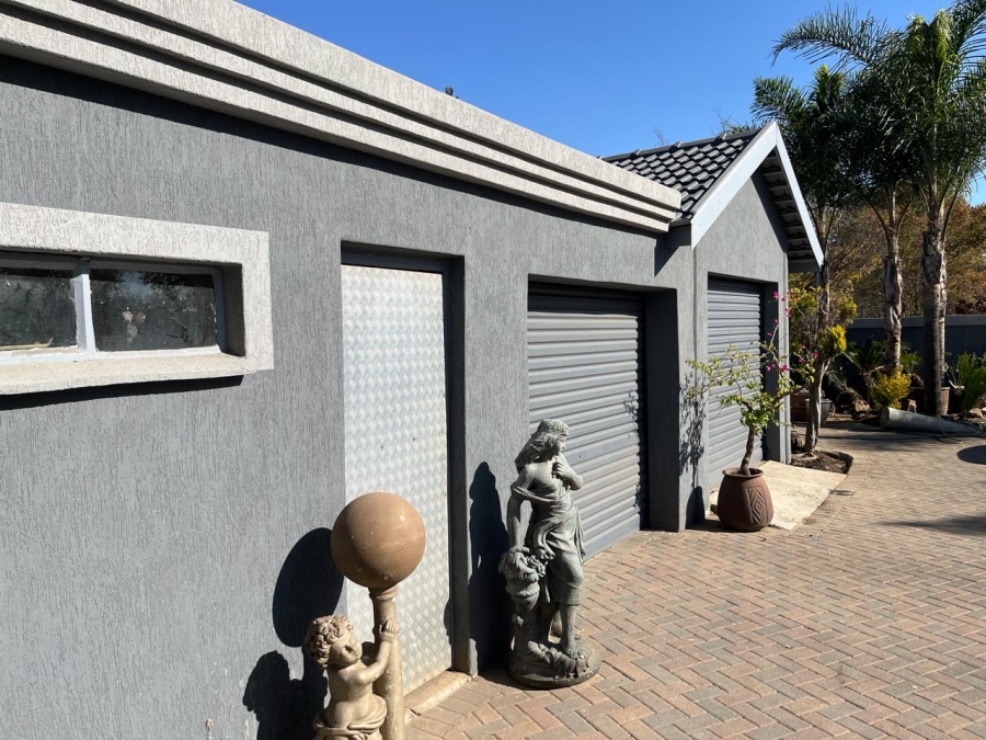 5 Bedroom Property for Sale in Vanderbijlpark SW 1 Gauteng