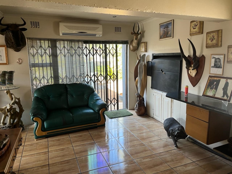 5 Bedroom Property for Sale in Vanderbijlpark SW 1 Gauteng