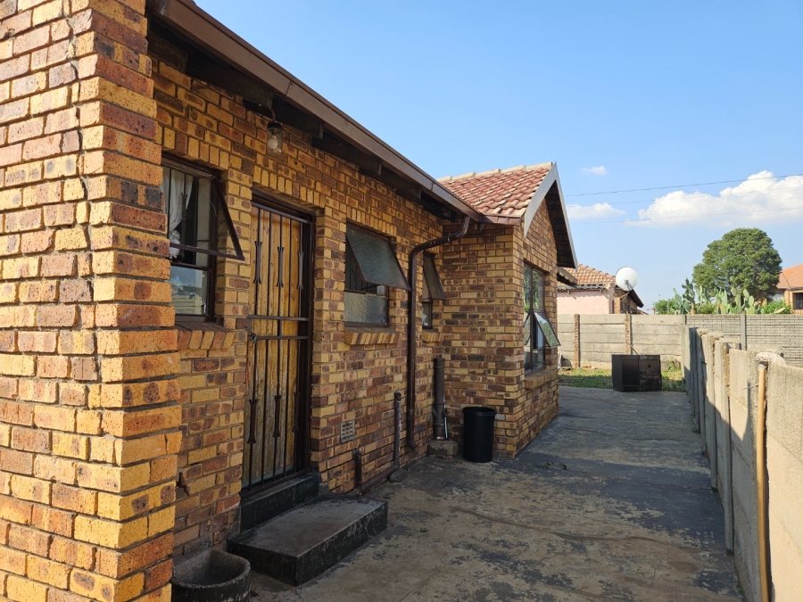 3 Bedroom Property for Sale in Etwatwa Gauteng
