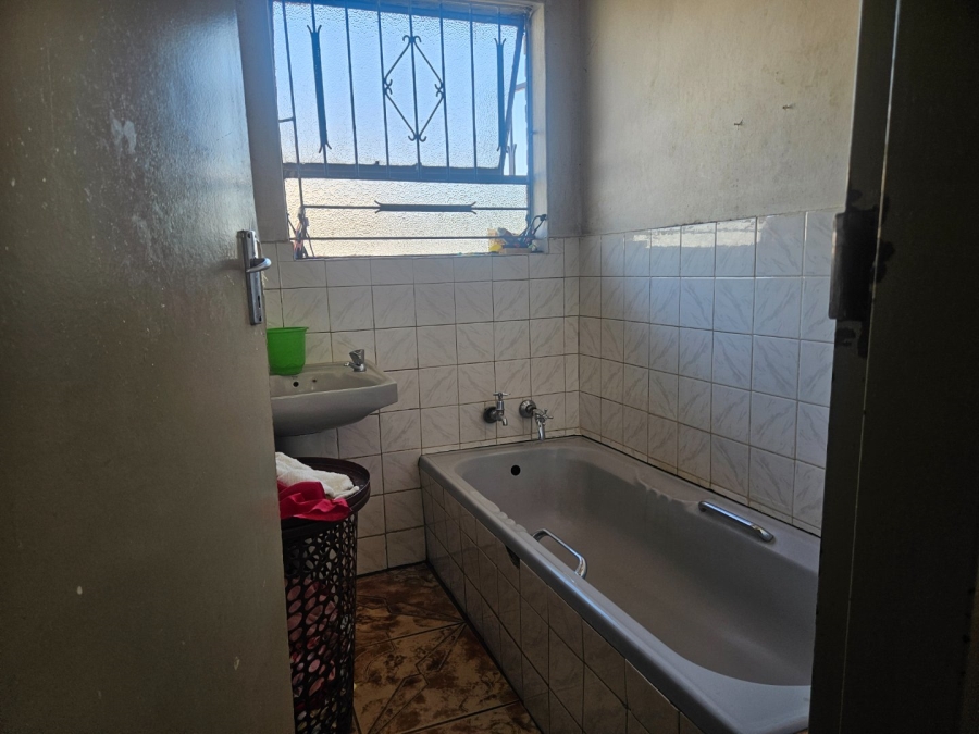 3 Bedroom Property for Sale in Etwatwa Gauteng