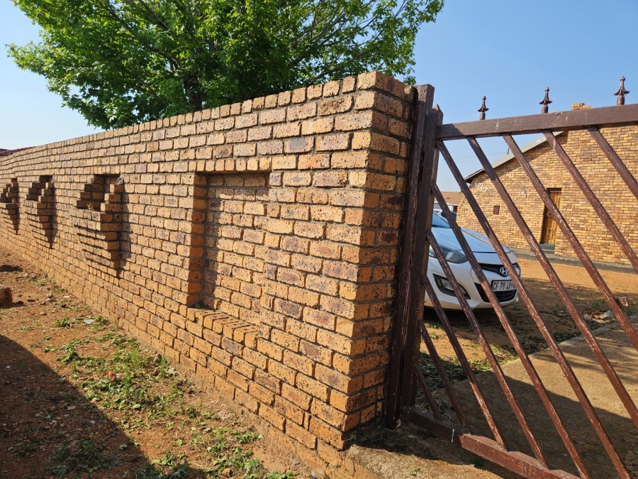 3 Bedroom Property for Sale in Etwatwa Gauteng