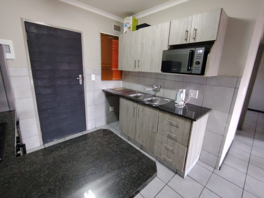 2 Bedroom Property for Sale in Heuweloord Gauteng