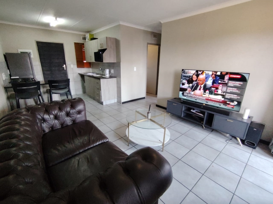 2 Bedroom Property for Sale in Heuweloord Gauteng