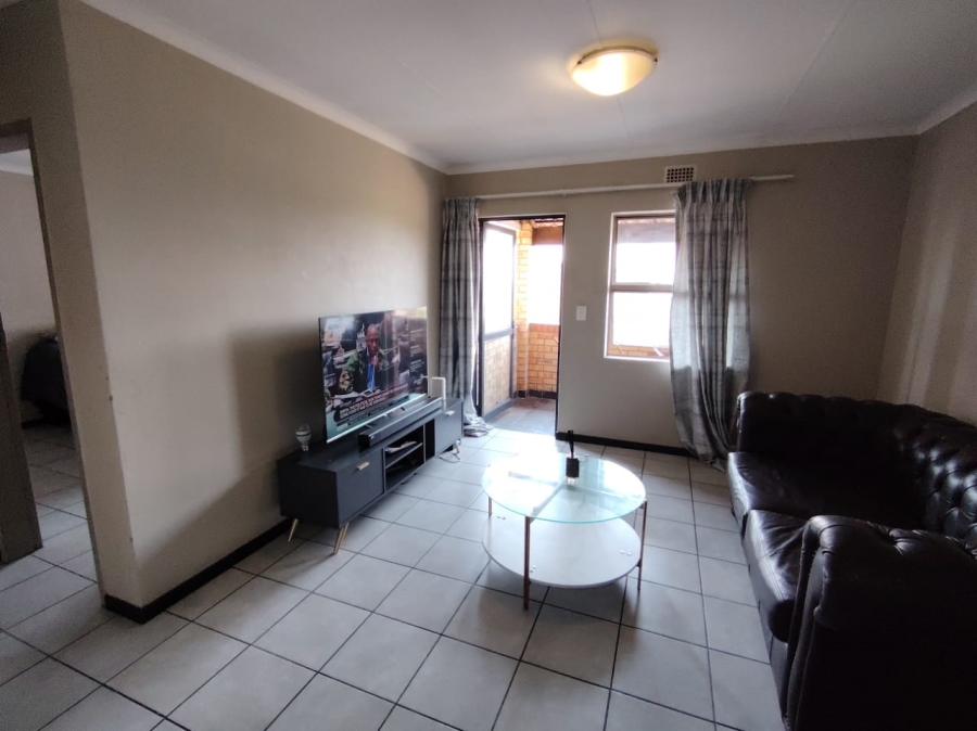 2 Bedroom Property for Sale in Heuweloord Gauteng