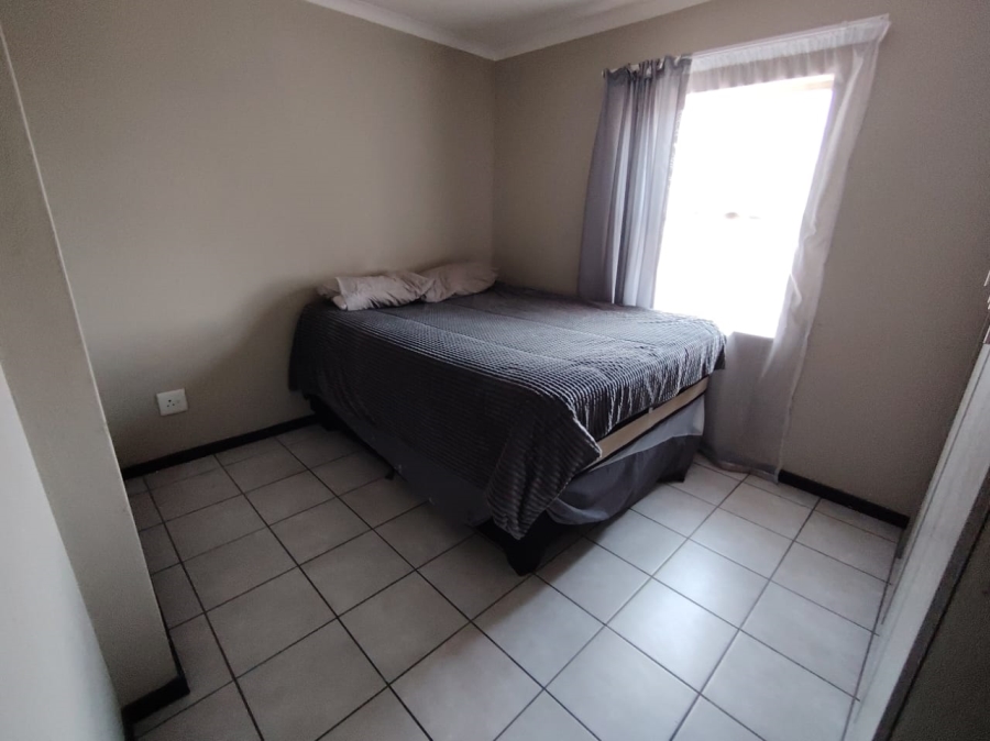 2 Bedroom Property for Sale in Heuweloord Gauteng