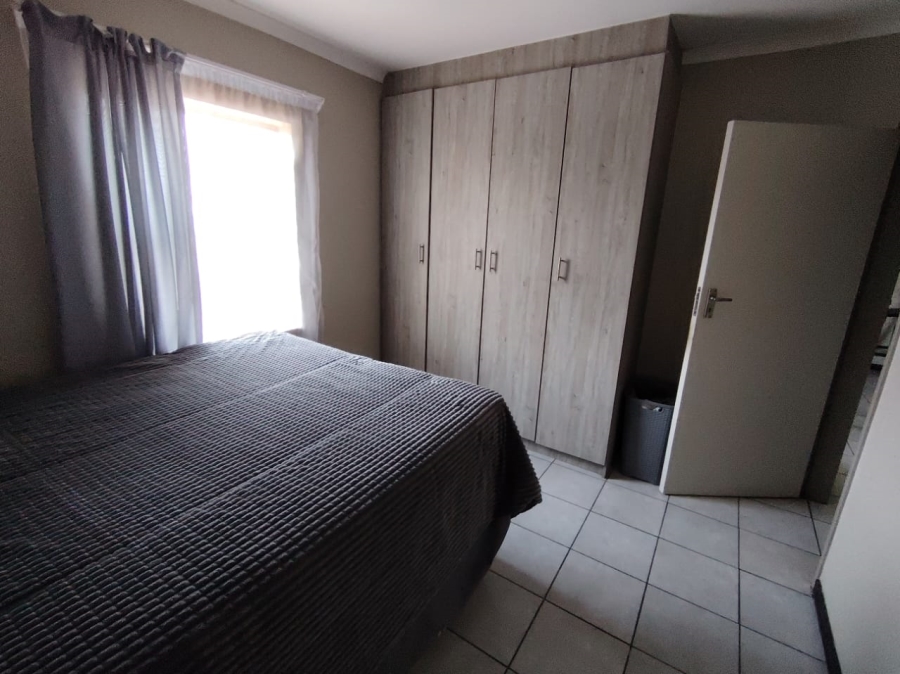 2 Bedroom Property for Sale in Heuweloord Gauteng