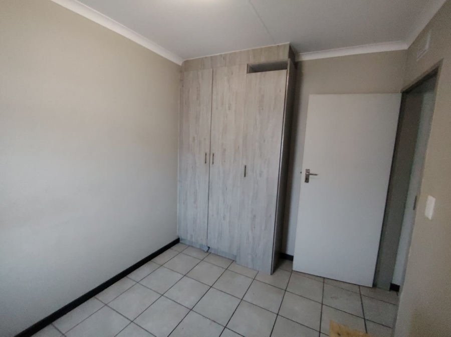 2 Bedroom Property for Sale in Heuweloord Gauteng
