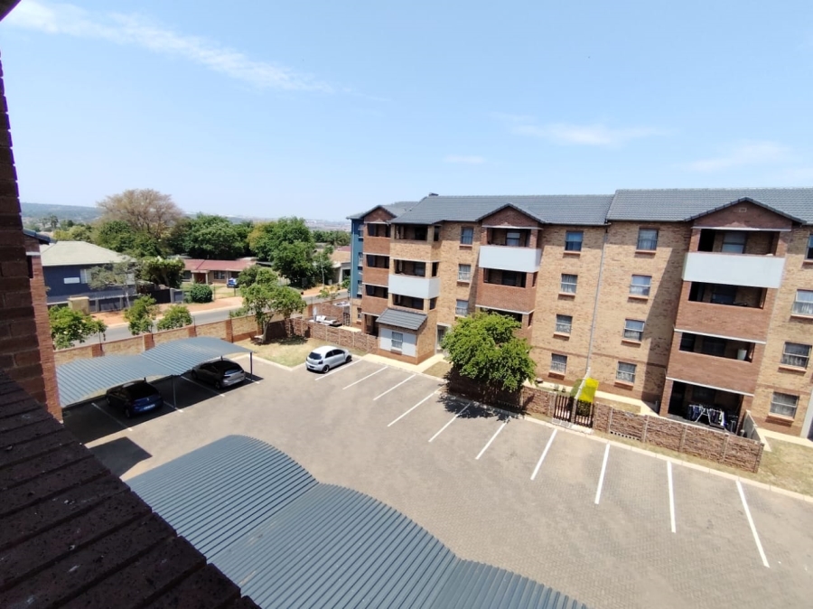 2 Bedroom Property for Sale in Heuweloord Gauteng