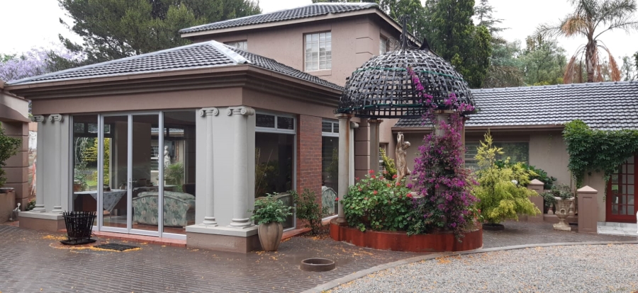 5 Bedroom Property for Sale in Benoni Small Farms Gauteng