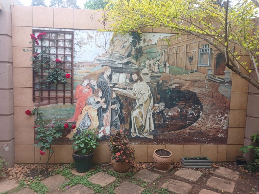 5 Bedroom Property for Sale in Benoni Small Farms Gauteng