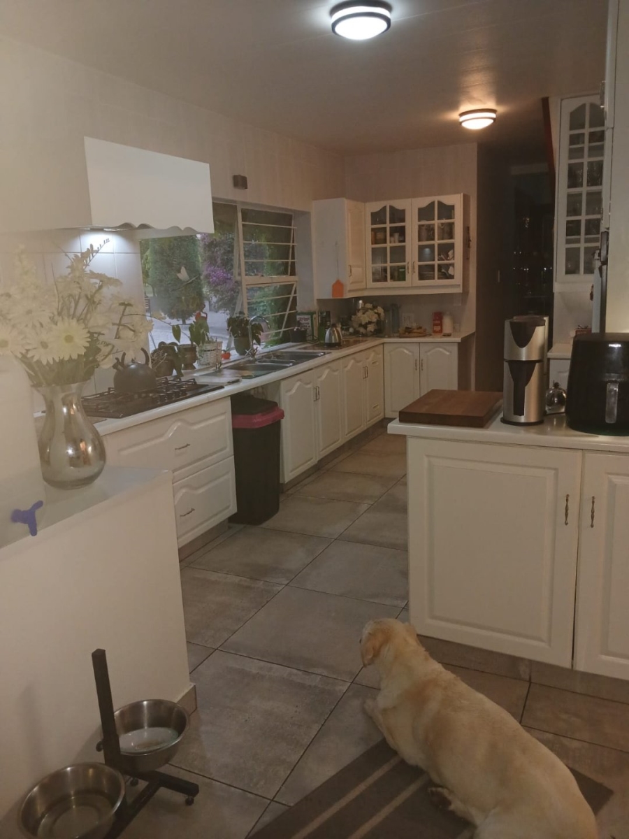 5 Bedroom Property for Sale in Benoni Small Farms Gauteng