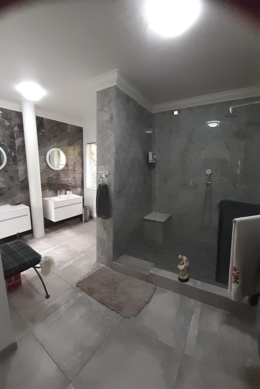 5 Bedroom Property for Sale in Benoni Small Farms Gauteng