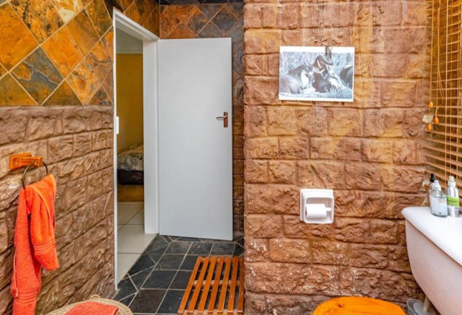 5 Bedroom Property for Sale in Benoni Small Farms Gauteng