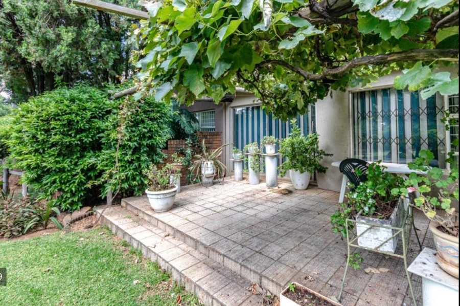 5 Bedroom Property for Sale in Benoni Small Farms Gauteng