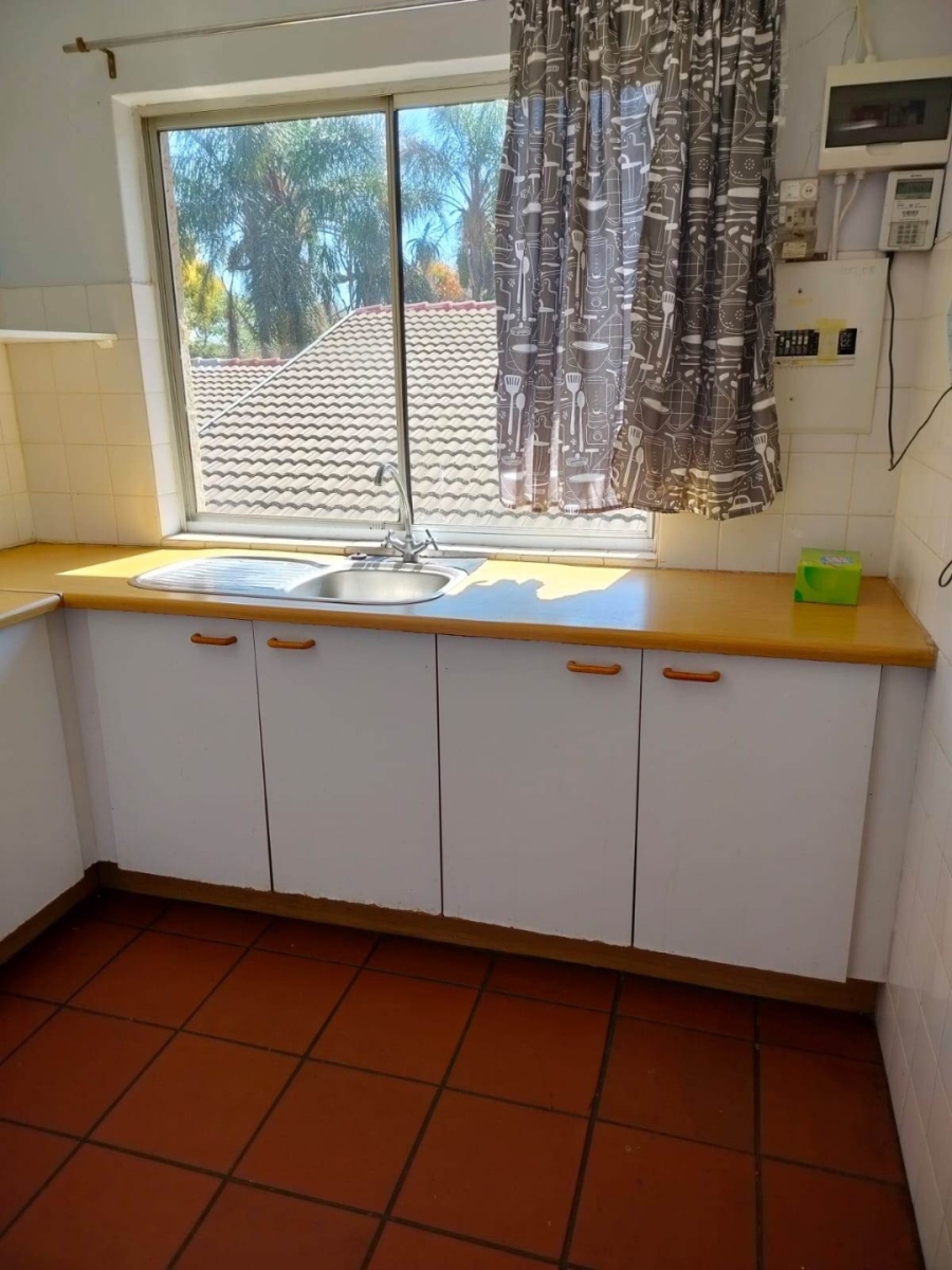 To Let 5 Bedroom Property for Rent in Fairland Gauteng