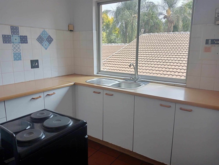 To Let 5 Bedroom Property for Rent in Fairland Gauteng