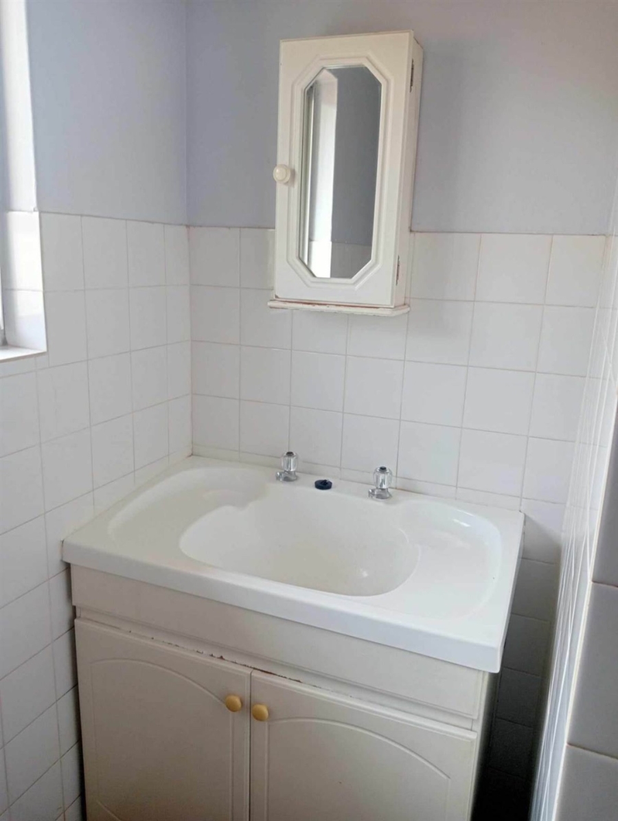To Let 5 Bedroom Property for Rent in Fairland Gauteng