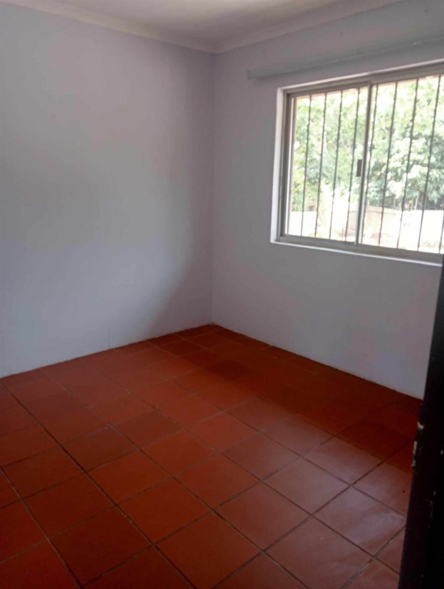 To Let 5 Bedroom Property for Rent in Fairland Gauteng