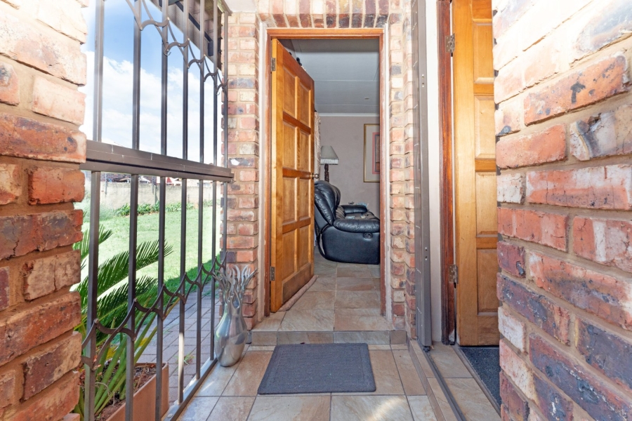 3 Bedroom Property for Sale in Kookrus Gauteng