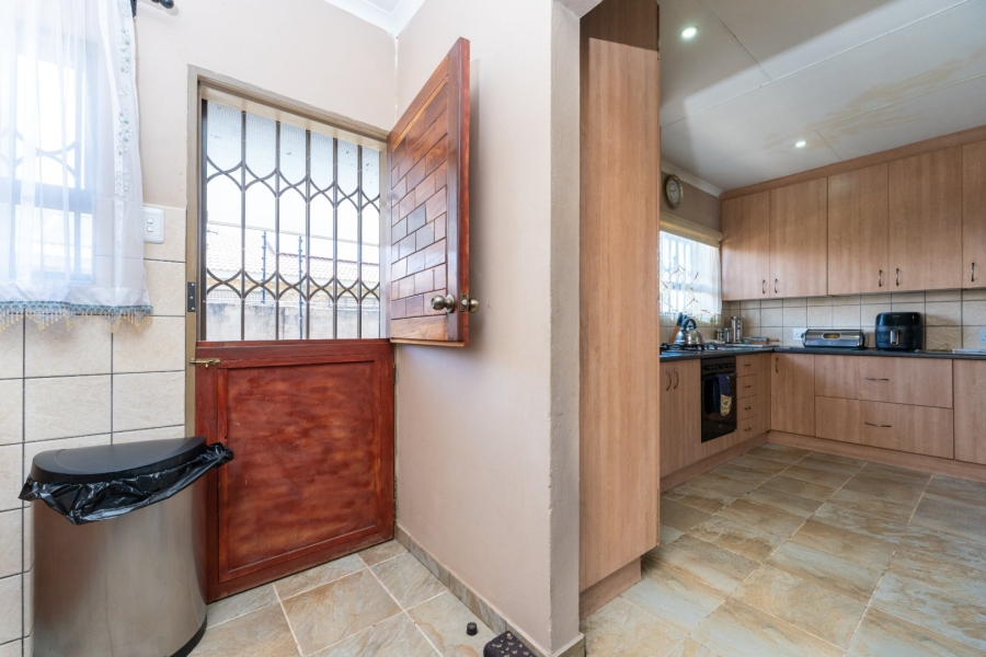 3 Bedroom Property for Sale in Kookrus Gauteng