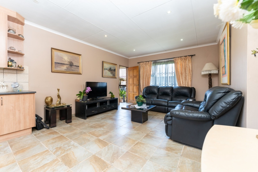 3 Bedroom Property for Sale in Kookrus Gauteng