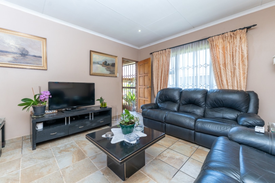 3 Bedroom Property for Sale in Kookrus Gauteng