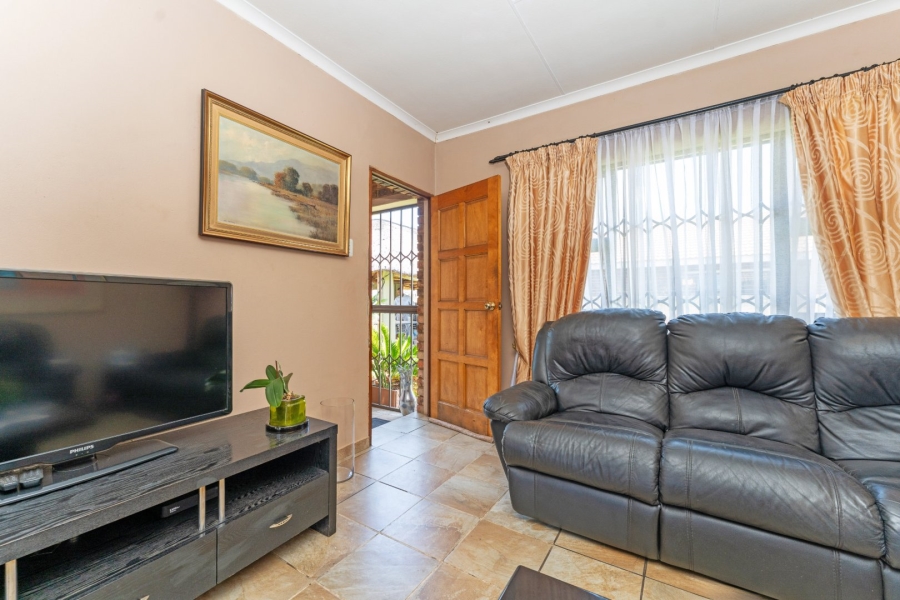 3 Bedroom Property for Sale in Kookrus Gauteng