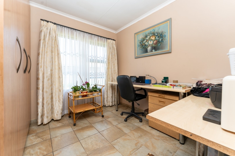 3 Bedroom Property for Sale in Kookrus Gauteng