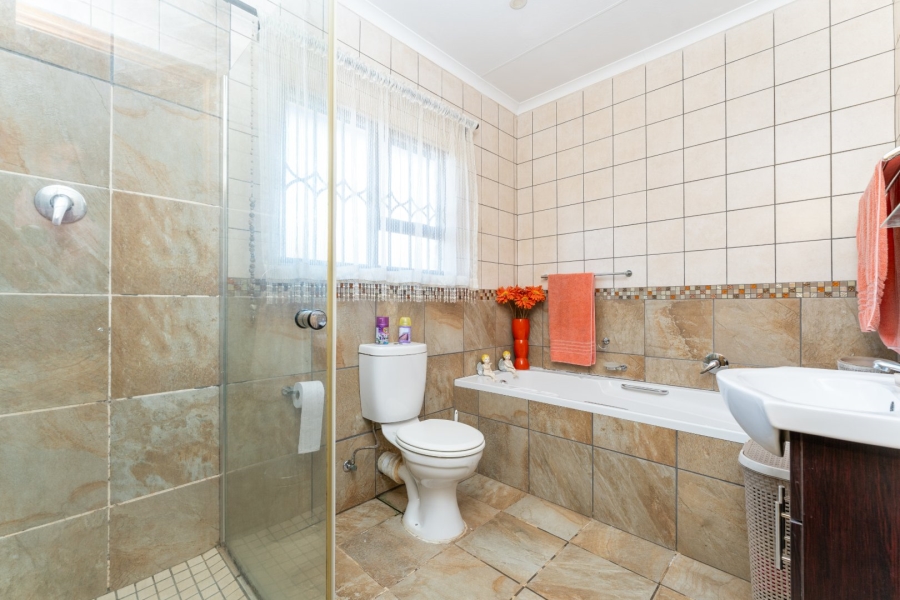 3 Bedroom Property for Sale in Kookrus Gauteng