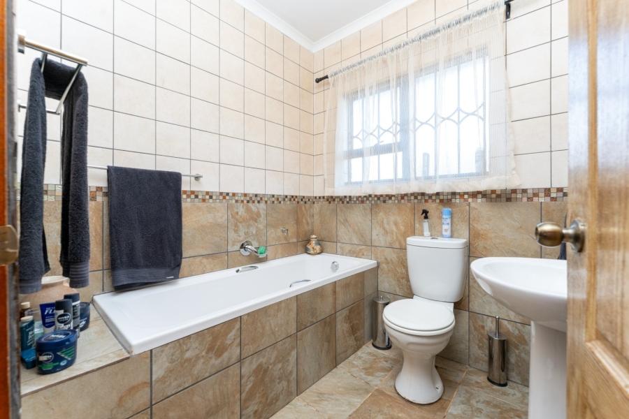 3 Bedroom Property for Sale in Kookrus Gauteng