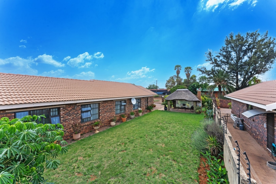 3 Bedroom Property for Sale in Kookrus Gauteng